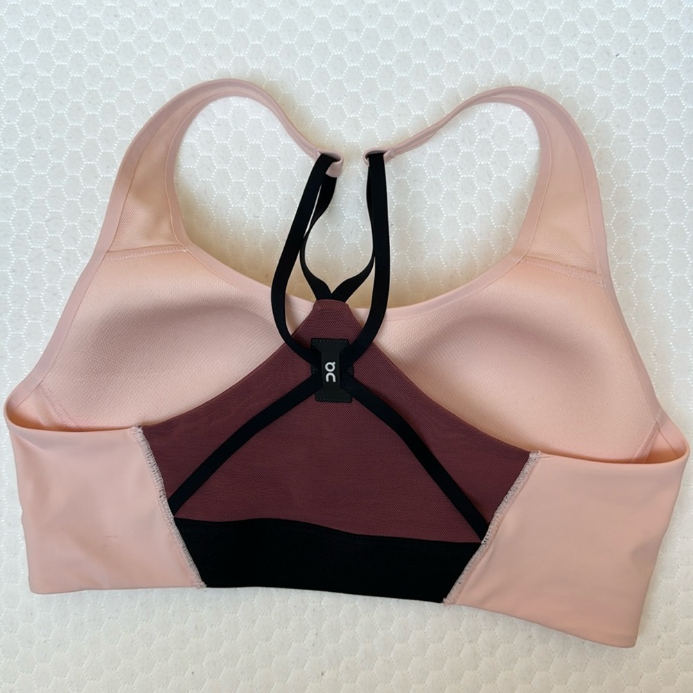 On Running Movement Active “Run On Clouds” Sports Bra Women’s Size S